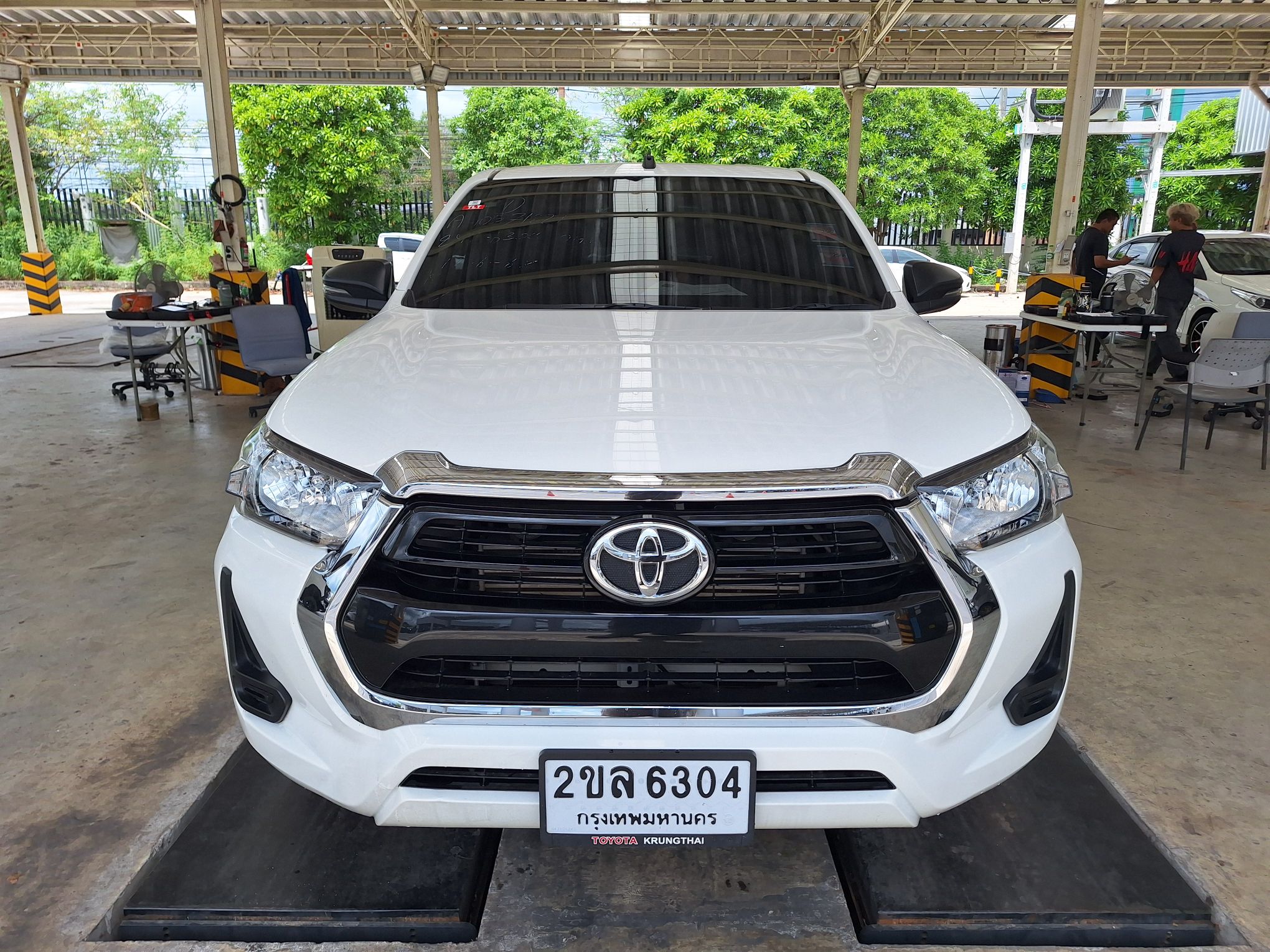 2022 TOYOTA HILUX DUAL CAB 2.4 2WD MT