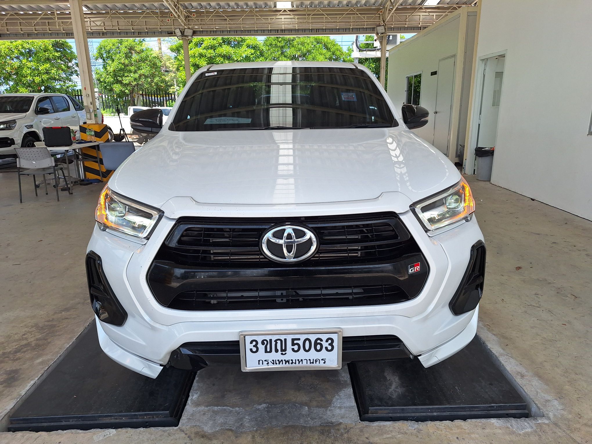 2022 TOYOTA HILUX DUAL CAB (GR) 2.8 2WD AT