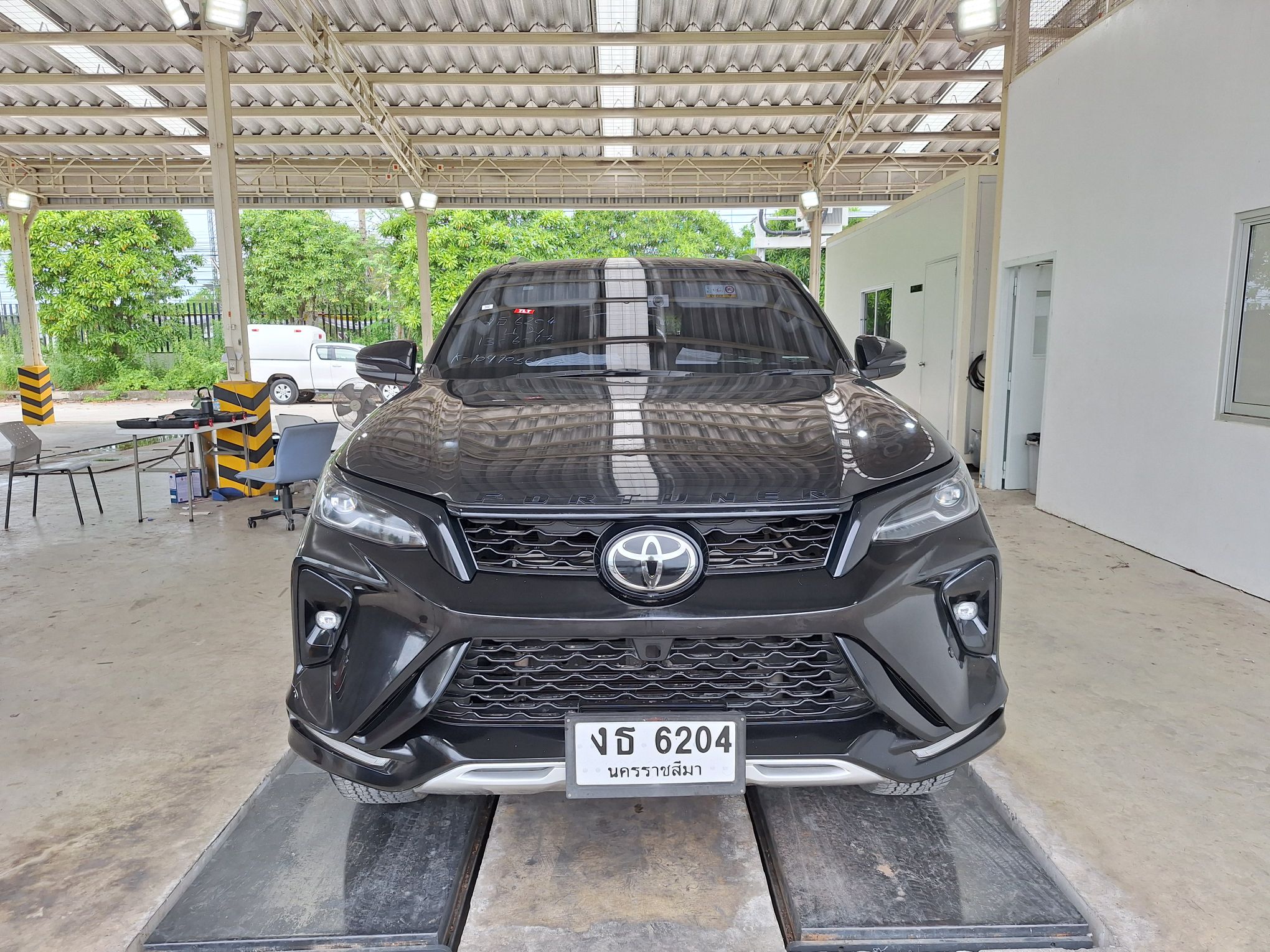 2021 Toyota Fortuner AT 2WD 2.4