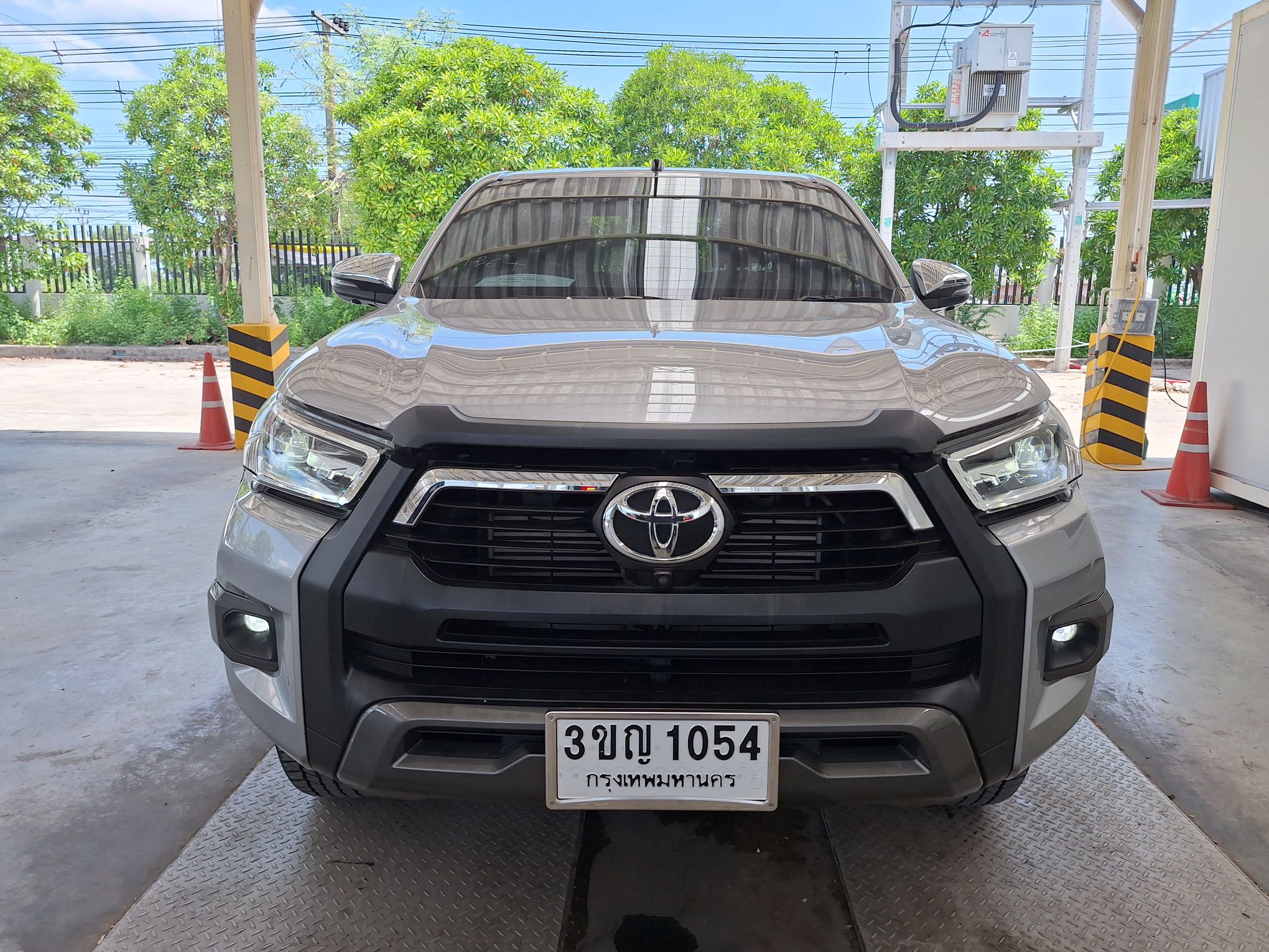 2022 TOYOTA HILUX DUAL CAB 2WD MT