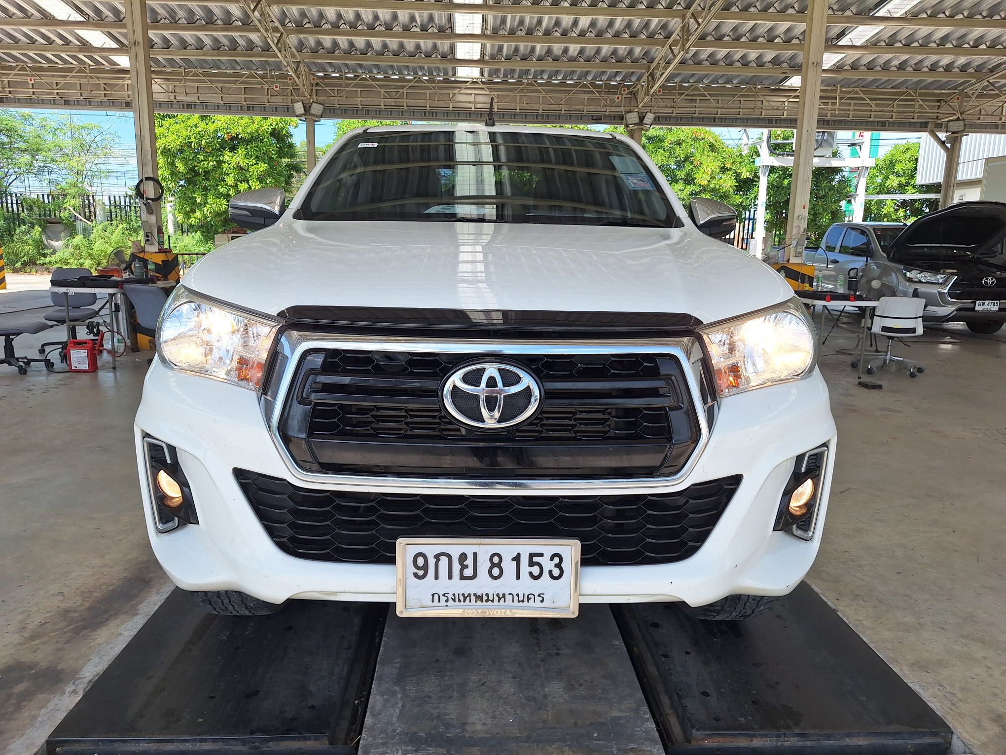 2019 TOYOTA HILUX 2WD AT DOUBLE CAB