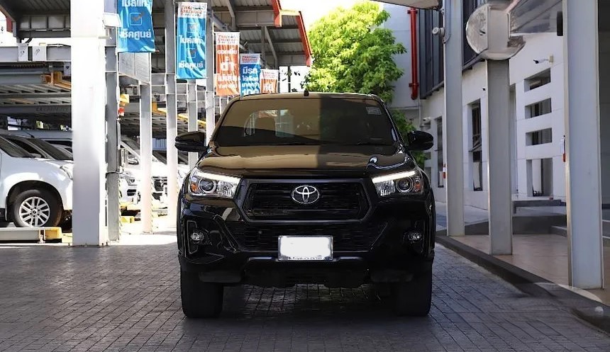 2018 TOYOTA HILUX REVO ROCCO 2.8 AT 4WD