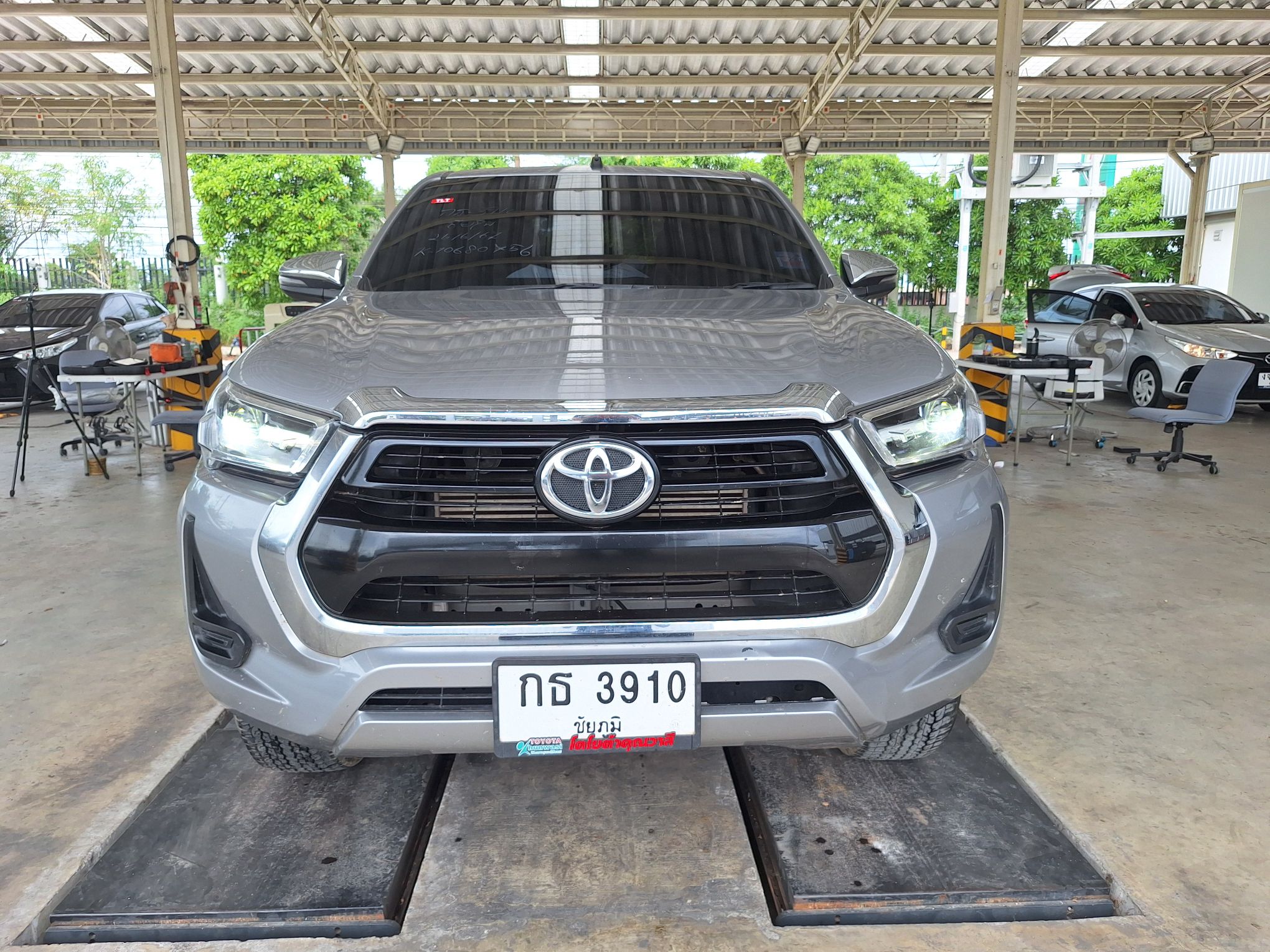 2022 TOYOTA HILUX 2WD MT