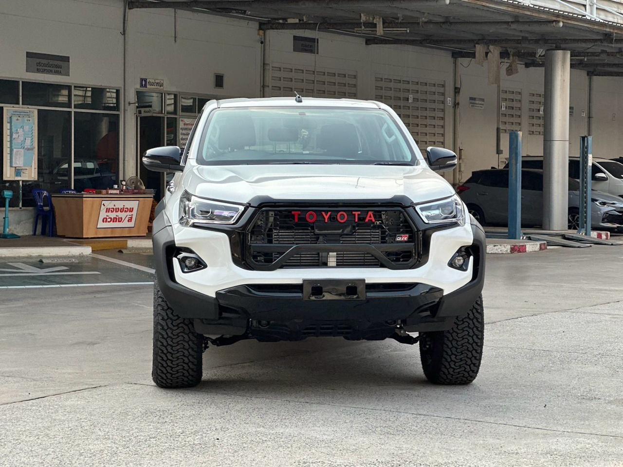 2024 TOYOTA HILUX REVO GR (Brand New) 4WD 2.8