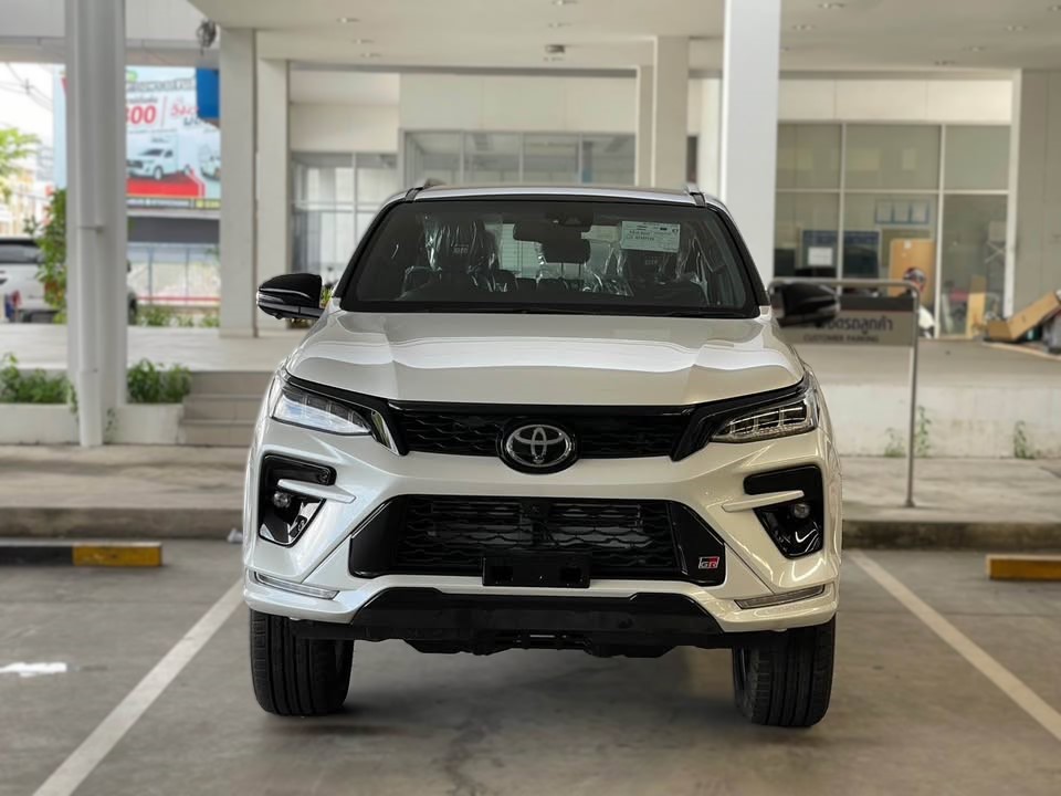 2024 TOYOTA FORTUNER LEGNDER GR 2.8 4WD AT