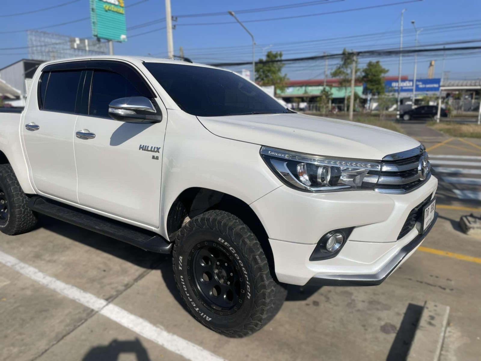 2015 TOYOTA HILUX REVO 2.8 4WD AT