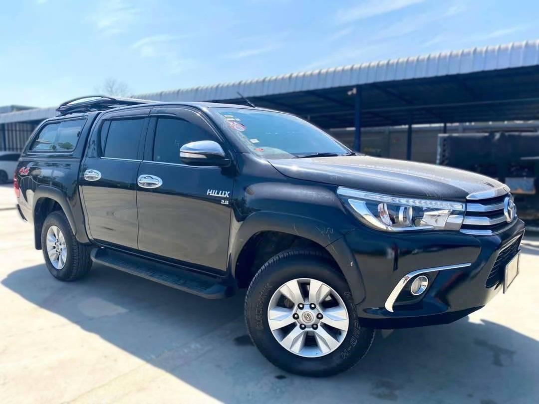 2017 TOYOTA HILUX REVO 2.8 4WD AT