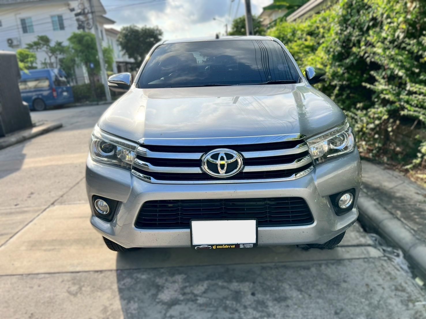 2017 TOYOTA HILUX REVO 2.4 4WD MT