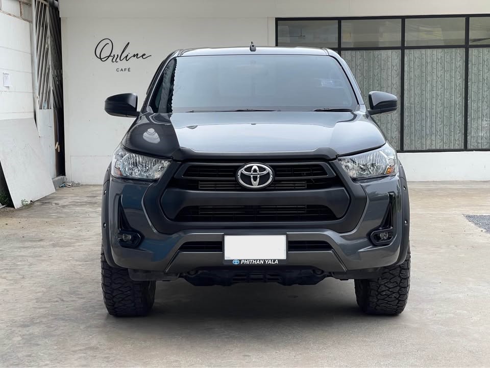 2023 TOYOTA HILUX REVO 2.8 4WD MT