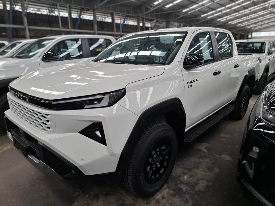 2026 TOYOTA HILUX TRAVO PREMIUM 4TREX