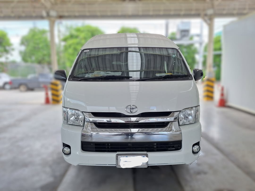 2019 TOYOTA HIACE COMMUTER